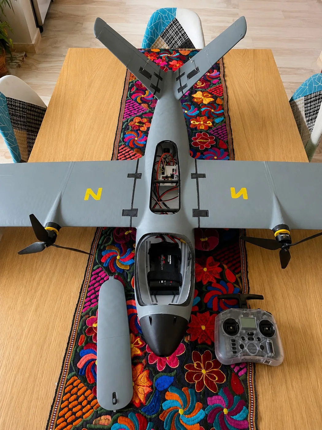 Photographie du drone MOOSE à voilure fixe assemblé, issue du dépôt du projet